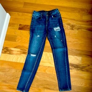 KanCan Skinny distressed jeans. Size 26